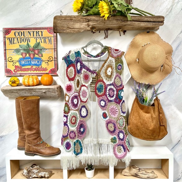 ARTISAN handcrafted crocheted vest - Picture 9 of 15